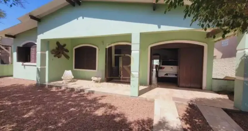 Casa bem próxima do mar, bem localizada em Nova Tramandaí!