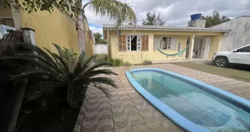 Casa com piscina em Nova Tramandaí