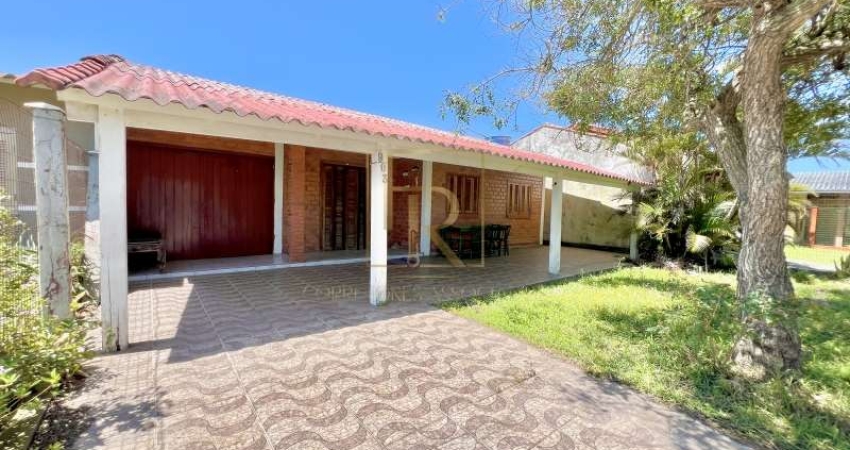 Casa com 3 dormitórios próxima ao mar em Nova Tramandaí