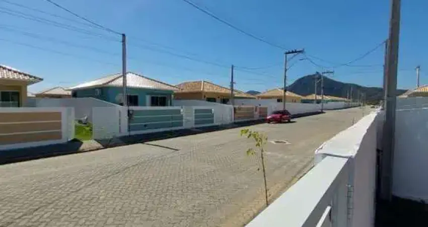 Casa para Venda em São Pedro da Aldeia, Praia Linda, 2 dormitórios, 1 suíte, 2 banheiros, 3 vagas
