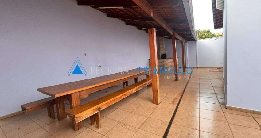 Casa à venda, 3 quartos, 1 suíte, 2 vagas, Conjunto José Vallim de Melo - Uberaba/MG