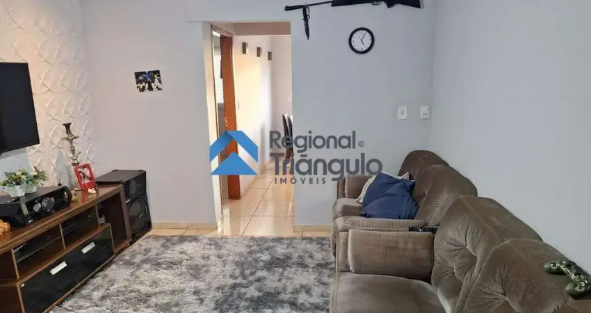 Casa à venda, 2 quartos, 1 suíte, 2 vagas, Jardim Espírito Santo - Uberaba/MG