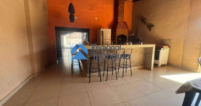 Casa com 4 quartos à venda no Lourdes, Uberaba 