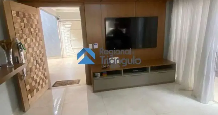 Casa moderna à venda no pacaembu – 3 quartos, sendo 2 suítes e área gourmet com piscina