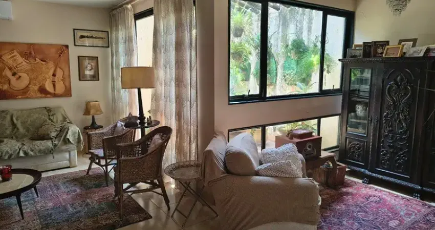 Sobrado 03 dormitórios com 303m² construção no jardim recreio