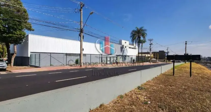 Galpao Amplamente Equipado com Escritorio e Guincho na Castelo Branco