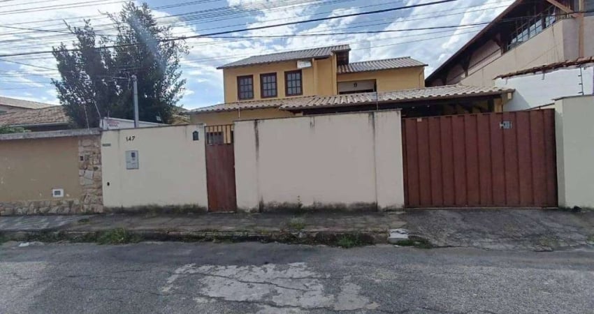 Casa de Luxo no Coração da Cidade - 310m² de Sofisticação e Conforto