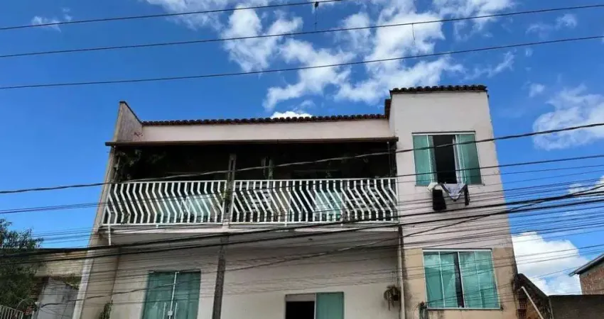 Cobertura com potencial para terraço – 2 quartos, sacada e excelente localização!