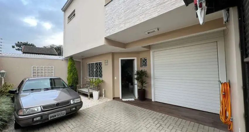 Casa com 3 quartos para alugar na Rua Cyrillo Merlin, 457, Novo Mundo, Curitiba