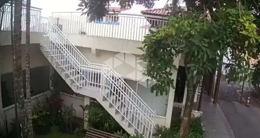 Sobrado no horto florestal com 2 dormitórios e 1 vaga de garagem