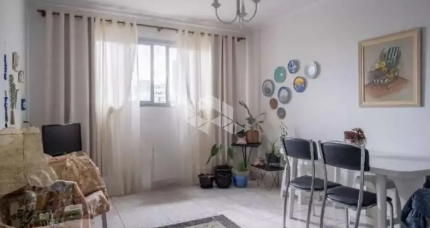 Apartamento à venda no Edifício Duas Rosas - 2 dormitórios, reformado, ao lado do metrô Tucuruvi