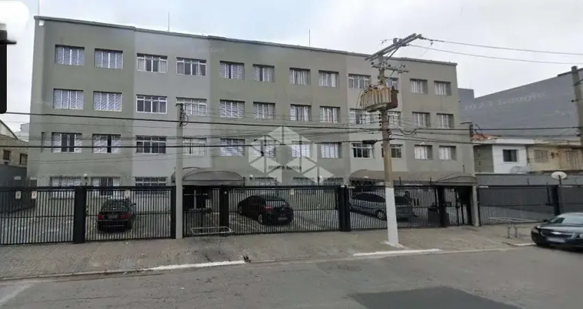Apartamento clássico reformado à venda com 2 dormitórios e 1 vaga coberta - Próximo ao Centro do Parque Novo Mundo