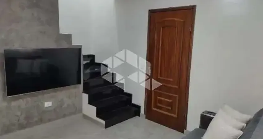 Sobrado à venda em condomínio fechado no Mandaqui - 2 dormitórios, quintal e 2 vagas, próximo ao Hipermercado Andorinha
