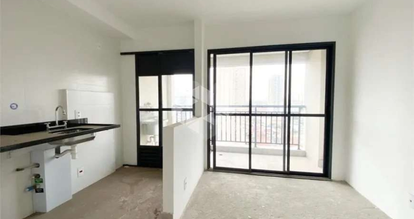 Apartamento à venda na Vila Dom Pedro II com 2 quartos (1 suíte).