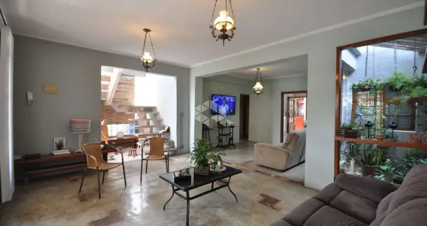 Sobrado espaçoso à venda na Vila Nova Mazzei, São Paulo