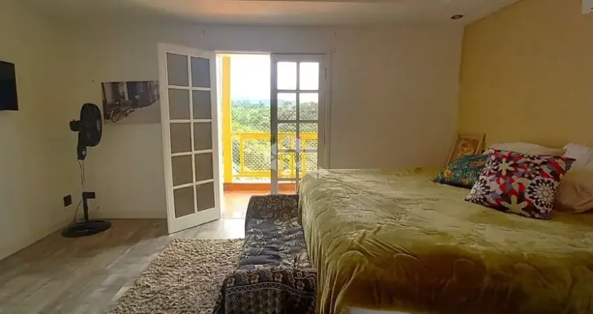 Vendendo casa de luxo em condomínio fechado na serra da cantareira