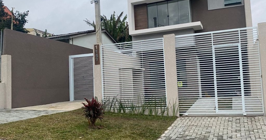 SOBRADO TRIPLEX DE FRENTE PARA A RUA COM TERRAÇO