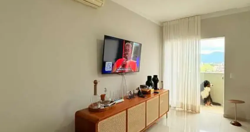 Cobertura com 3 suítes e ampla área gourmet no centro de ubatuba