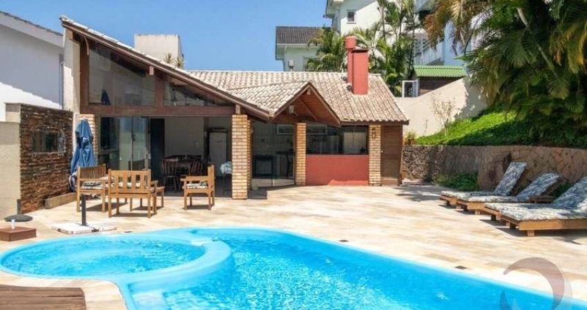 Casa com 4 quartos à venda na Rua Professor Clóvis Menel Caliari, 157, João Paulo, Florianópolis