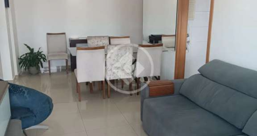 Excelente imóvel localizado em bairro residencial, com vários comércios e próximo a praia. Lazer completo. Sol nascente. Vista livre. 2 suítes. 2 garagens. Pronto para morar. codigo: 112781