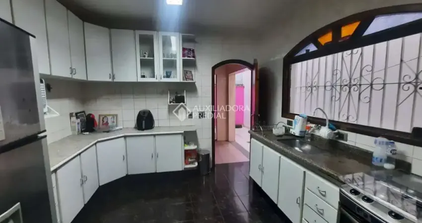 Casa com 3 quartos à venda na Rua Ernesto Pedron, 196, Jardim Las Vegas, Santo André
