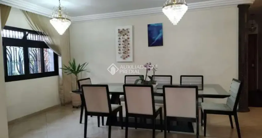 Casa com 5 quartos à venda na Rua Londres, 349, Vila Londrina, São Paulo