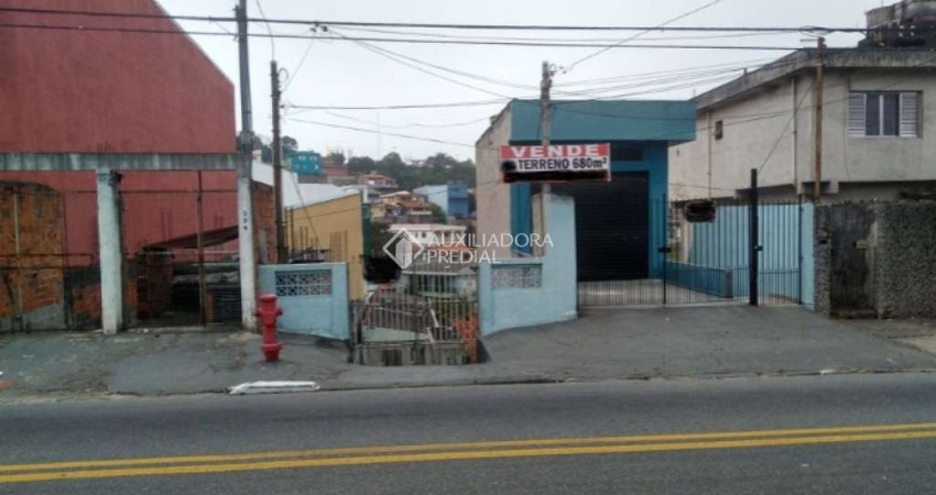 Terreno à venda na Avenida Gago Coutinho, 526, Santa Maria, Santo André
