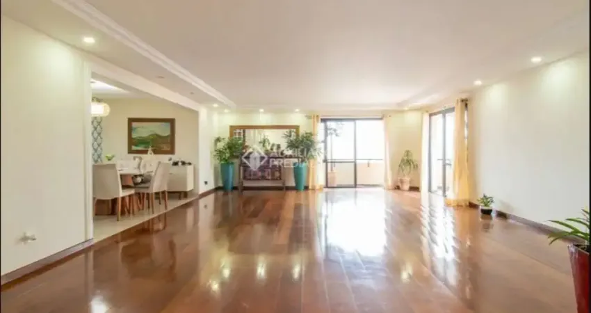 Apartamento com 3 quartos para alugar na Rua Adolfo Bastos, 1045, Vila Bastos, Santo André