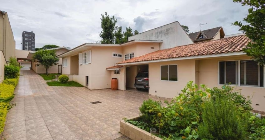 Casa para Venda em Curitiba, Portão, 3 dormitórios, 2 suítes, 3 banheiros, 10 vagas
