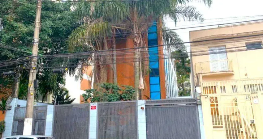 Prédio Comercial semimobiliado com 901 m² para locação na Vila Clementino, São Paulo.
