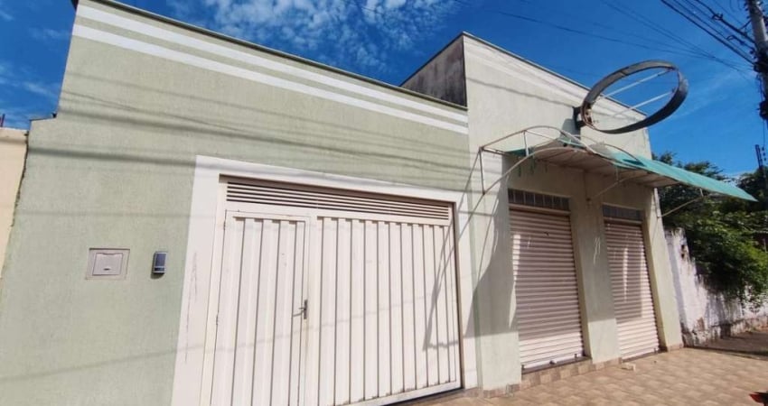 Casa Comercial para Locação em Araçatuba, JUSSARA, 2 dormitórios, 3 banheiros, 1 vaga