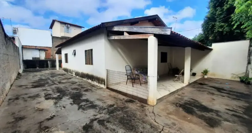 Casa para Venda em Araçatuba, JARDIM SUMARE, 2 dormitórios, 1 banheiro, 3 vagas