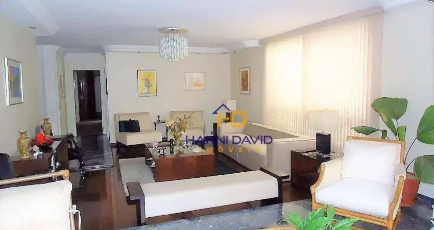 Vende  apartamento ao lado do Parque Aclimação, 3 dormitórios, sendo  1 suíte e 3  vagas - 240M²