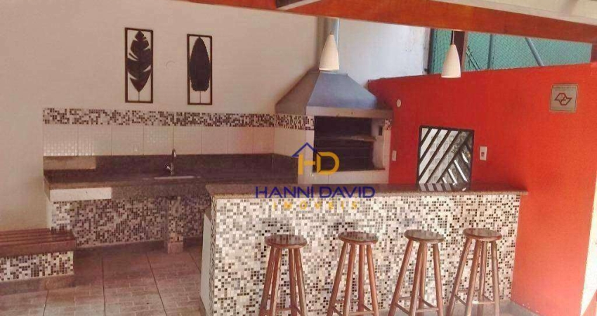 Vende  apartamento  na Liberdade  com três dormitórios  uma suíte uma vaga e lazer completo, próximo metrô são Joaquim  SP.