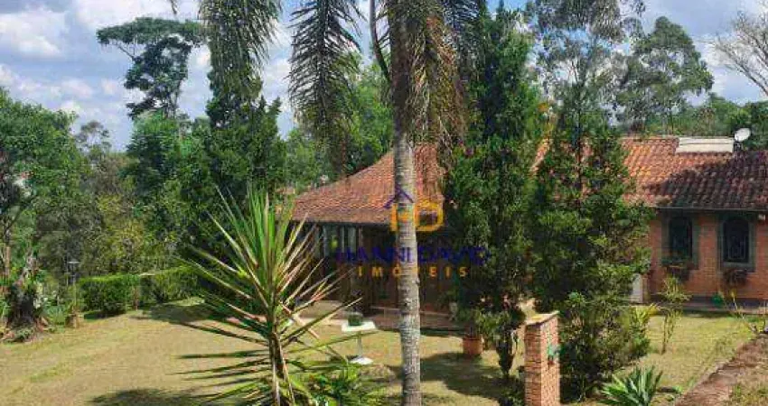 Lindo Sítio á venda em Ibiúna com 3 suítes, churrasqueira e piscina, a 66 km de SP