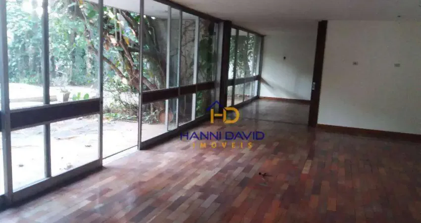 IMPONENTE CASA NO JARDIM AMERICA COM PISCINA COM TERRENO DE 1.242,00 m2