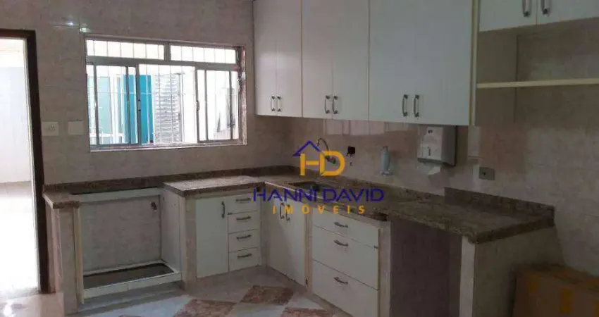 Vende casa na vila mariana Reformada com três dormitórios sendo três suítes com Ar condicionada duas vagas cobertas .