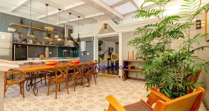 Casa em condomínio - Espaço gourmet e Jacuzzi - Jardim da Saúde.