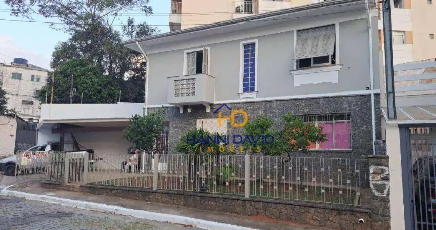 Vende casa em Mirandópolis  162M² 3 dormitórios 3 banheiros 2 vagas  200  M para Metrô Praça da Árvore..SP