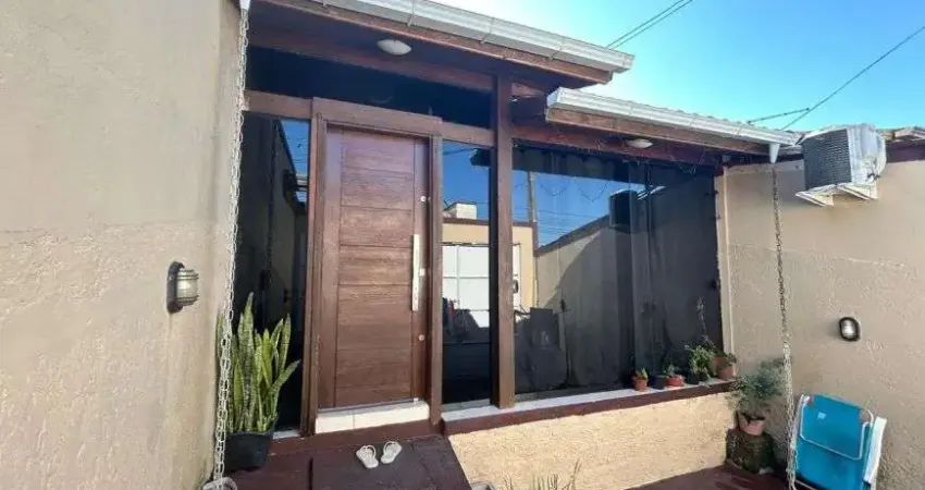 CASA GEMINADA 2 DORMITORIOS COM EDICULA - CENIRO MARTINS