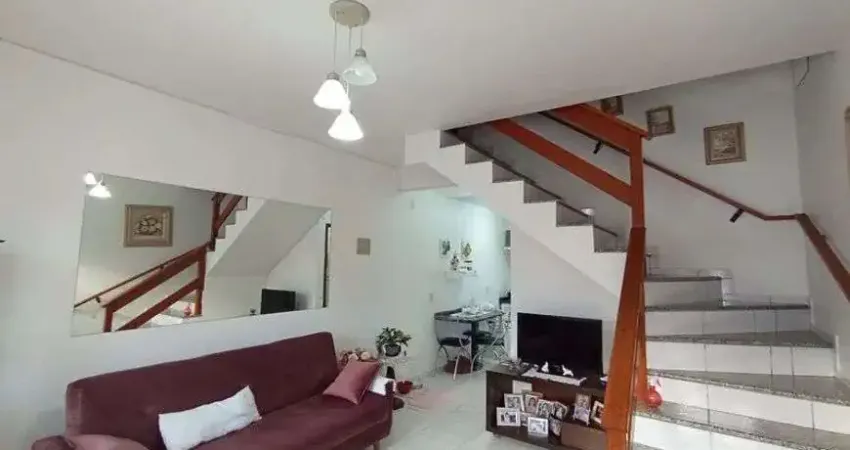 Sobrado 2 dormitórios - Ceniro Martins - São José tem 70 metros quadrados