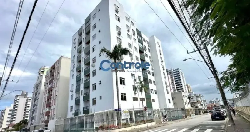 Duplex de 117m² privativos com 03 dormitórios, sendo 01 suíte no bairro Campinas, São José/SC.