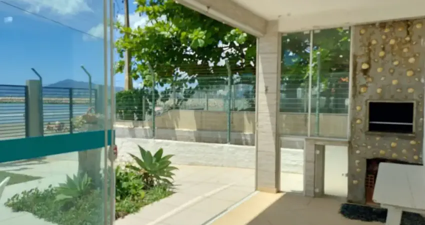 Casa Pé Na Areia em Itapema SC