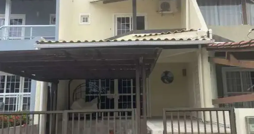 Casa com 3 quartos para alugar na Rua Francisco das Mercês, Buraquinho, Lauro de Freitas