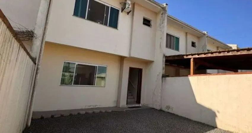 Oportunidade única - sobrado geminado com 03 dormitórios, averbado.