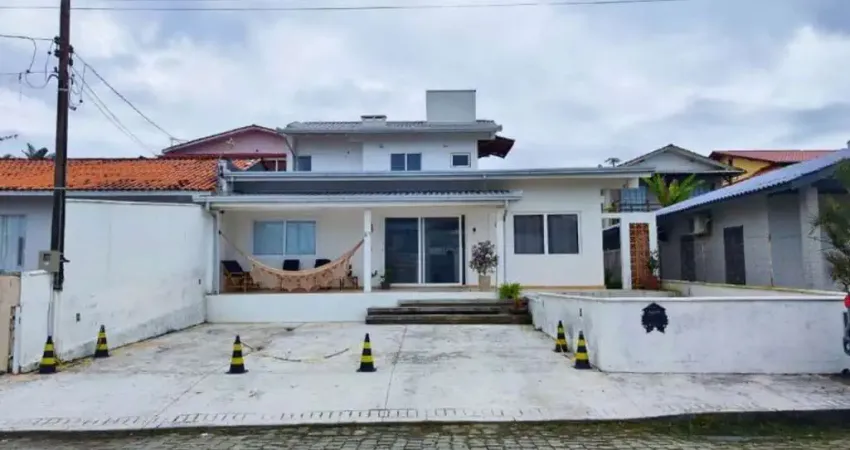 Casa com 3 quartos à venda na RUA NABOR PIRES, 85, Centro, Barra Velha