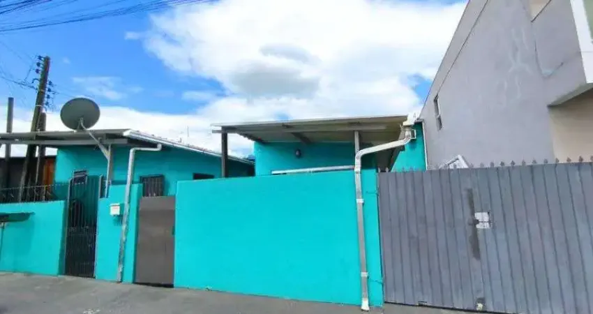 Excelente imóvel com 02 casas e 03 kitinetes - no bairro machados.