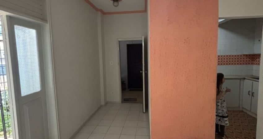 Apartamento com quintal no bairro nazare salvador  2 quartos 1 vaga quintal