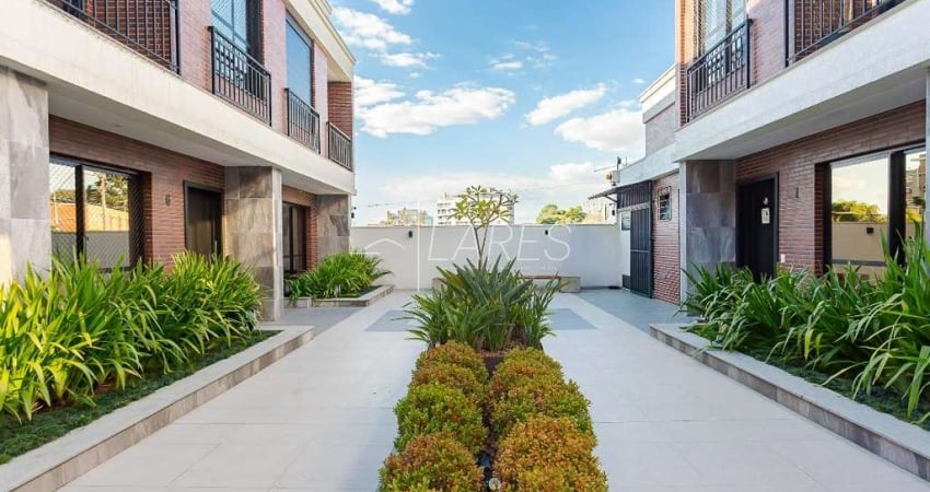Casa em condomínio com 238.34 m², 3 quartos sendo 1 suíte à venda no bairro Água Verde.