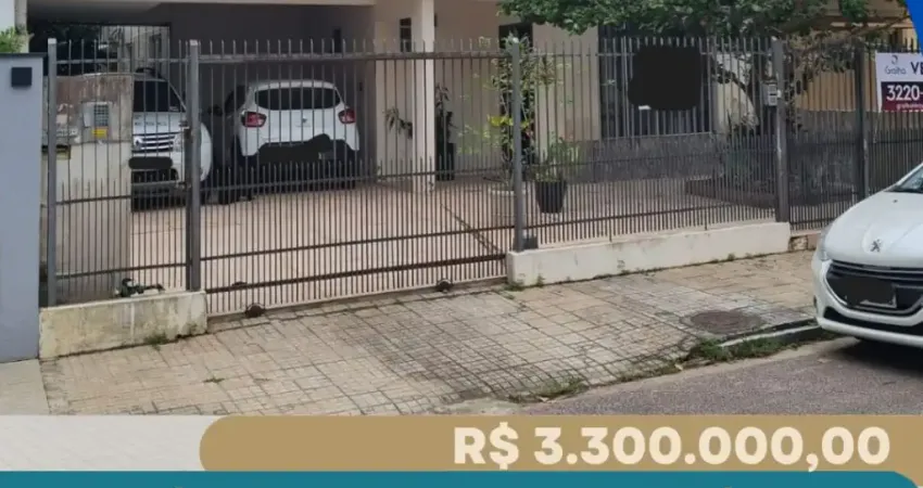 Linda Casa no Balneário Estreito – Localização Privilegiada e Muito Conforto - Multiplicidade de uso( Fins residenciais ou comerciais)